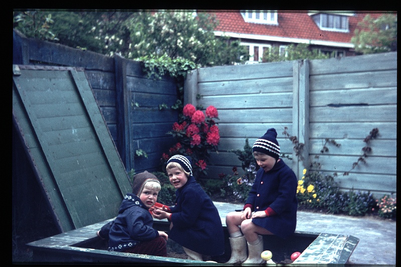 15.Delft mei 1968 Brigitte,Marion,Peter.JPG